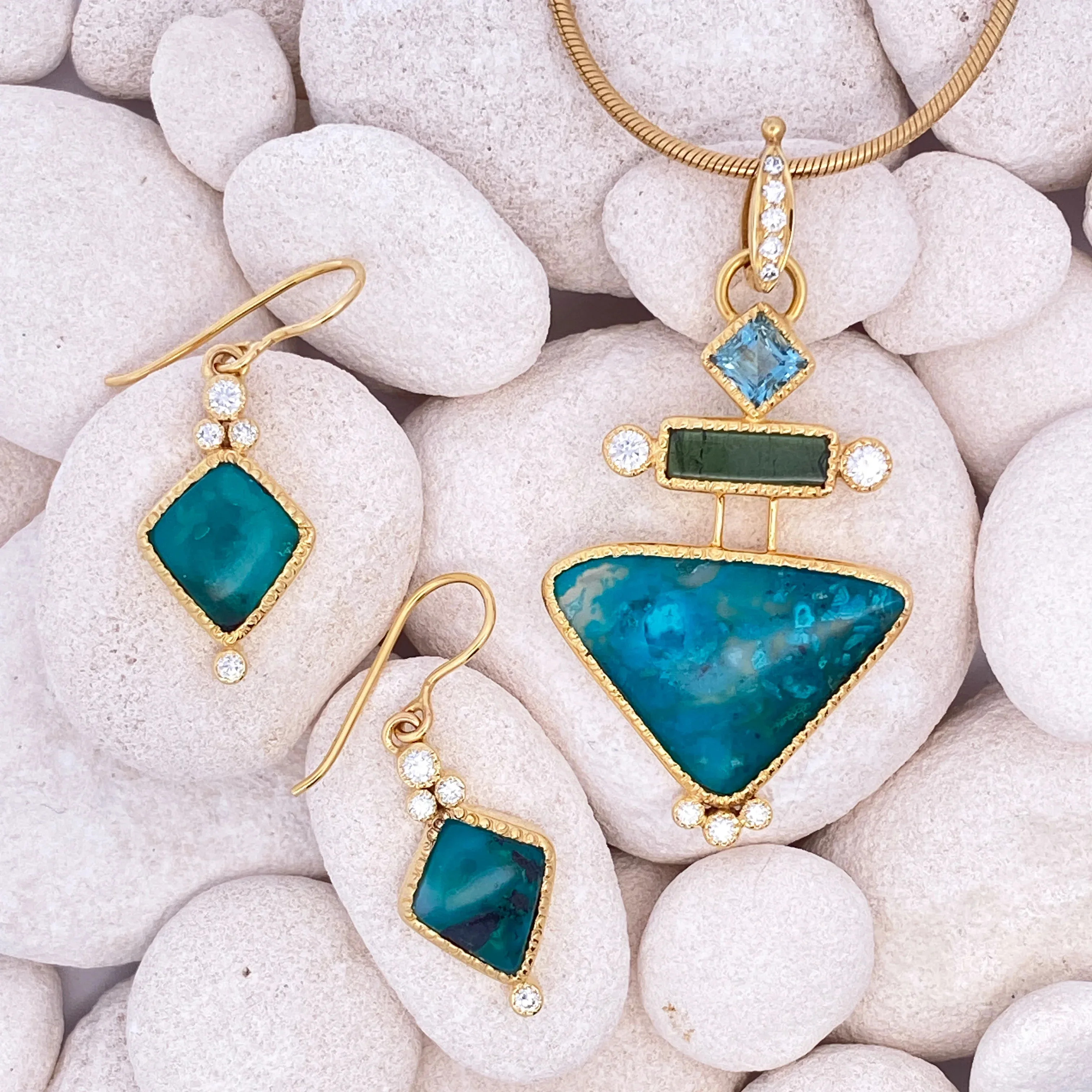 14k Gold Gem Silica and Tourmaline Pendant - Image 4