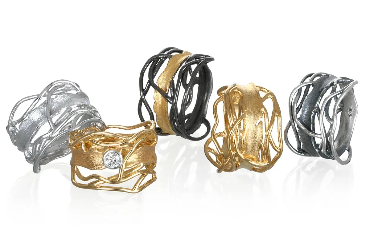 14k & White Diamond Edge Ring - Image 6