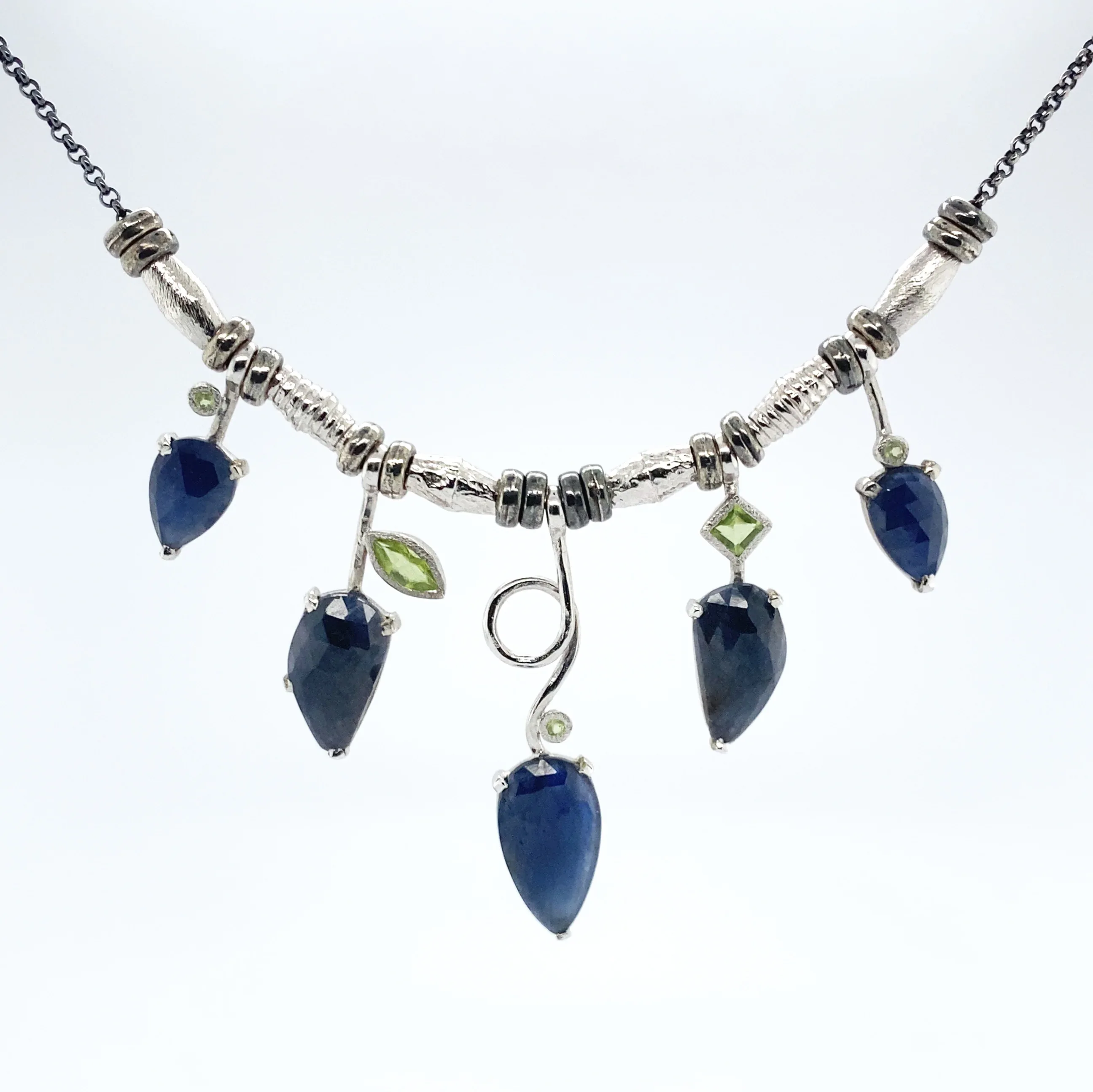 5 Stick Rose Cut Sapphire Necklace With Peridot - Image 4