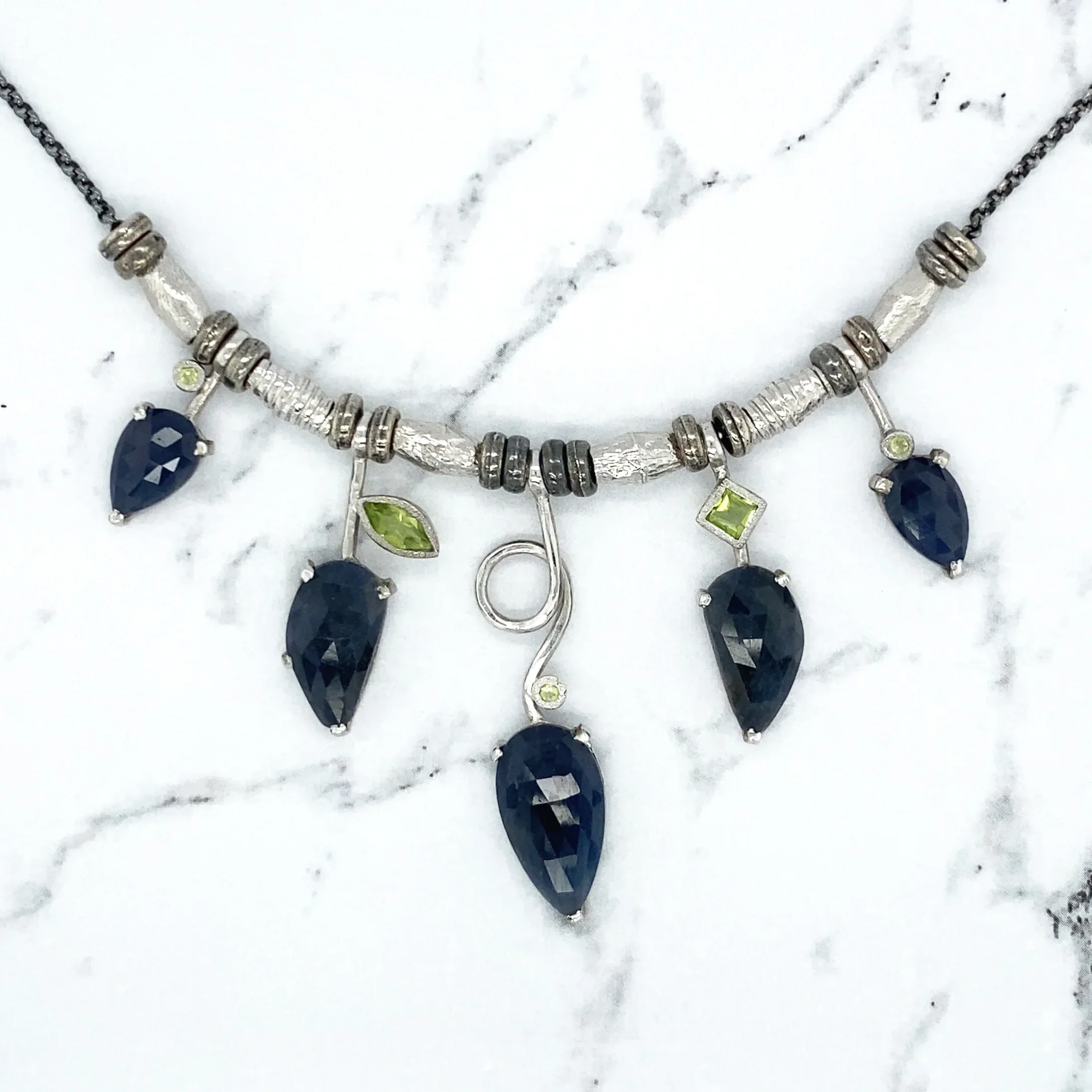 5 Stick Rose Cut Sapphire Necklace With Peridot - Image 5