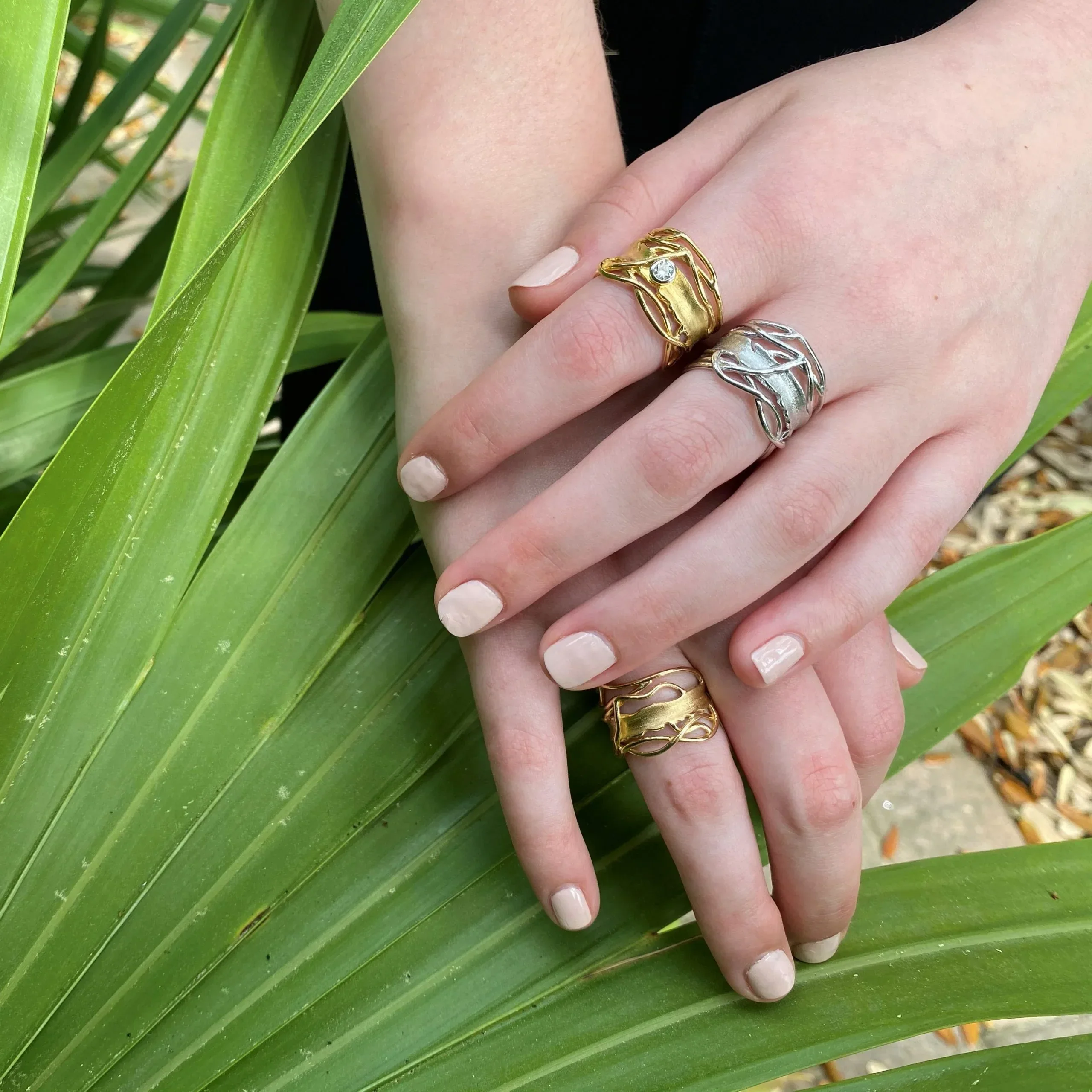 Black and Gold Edge Ring - Image 4