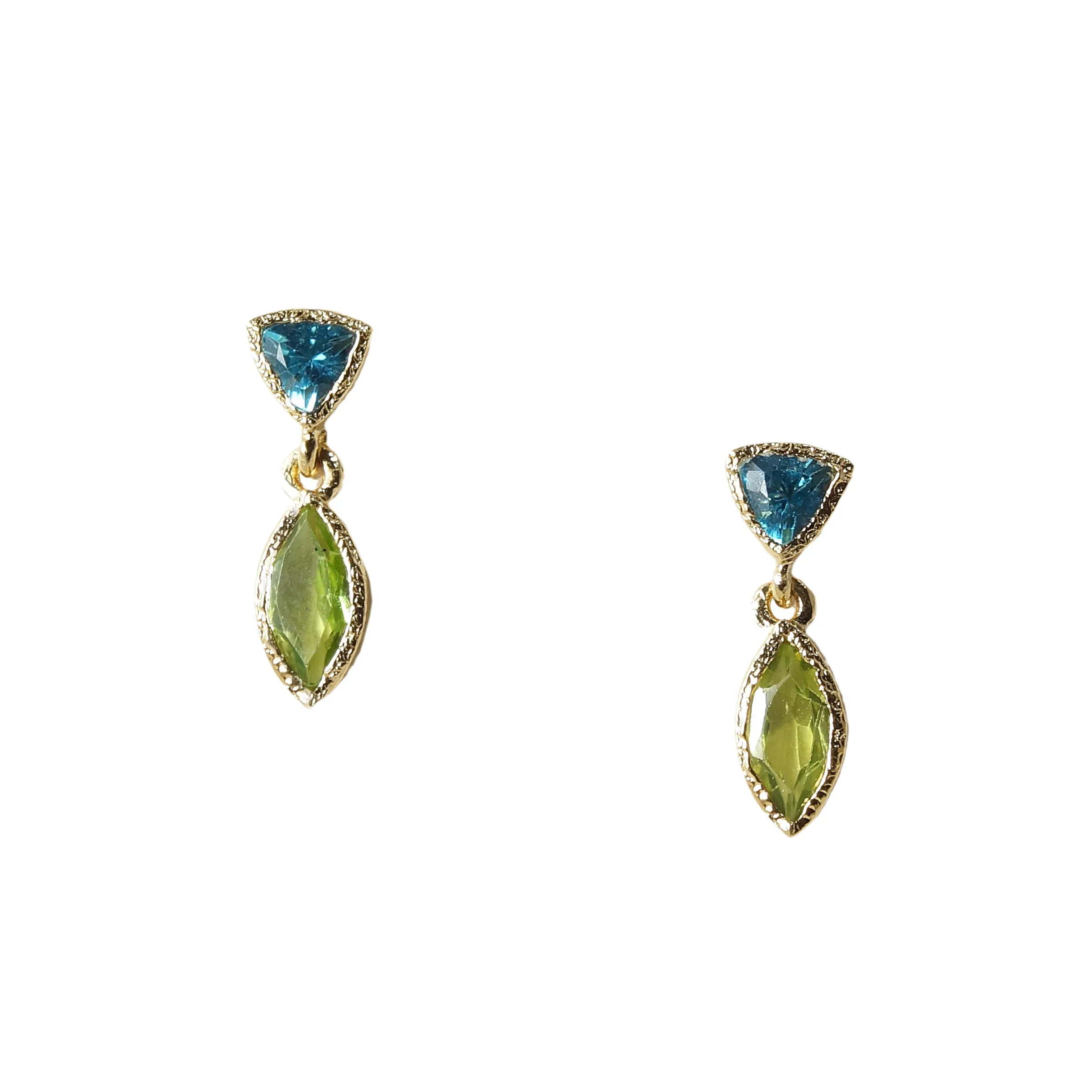 18k Vermeil Tiny Petal Earrings - Image 4
