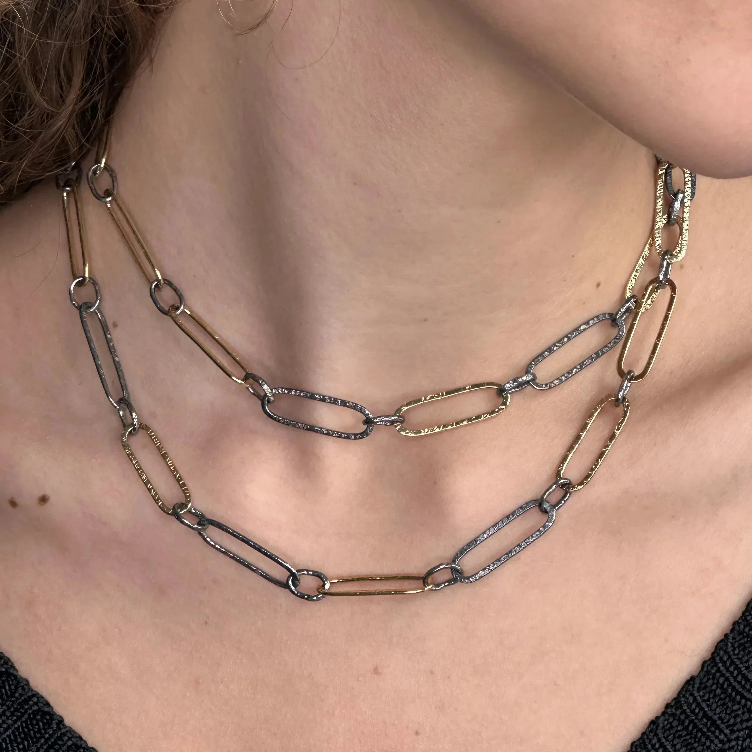 Handmade Chain - Black and Gold Textured Oval - Image 3