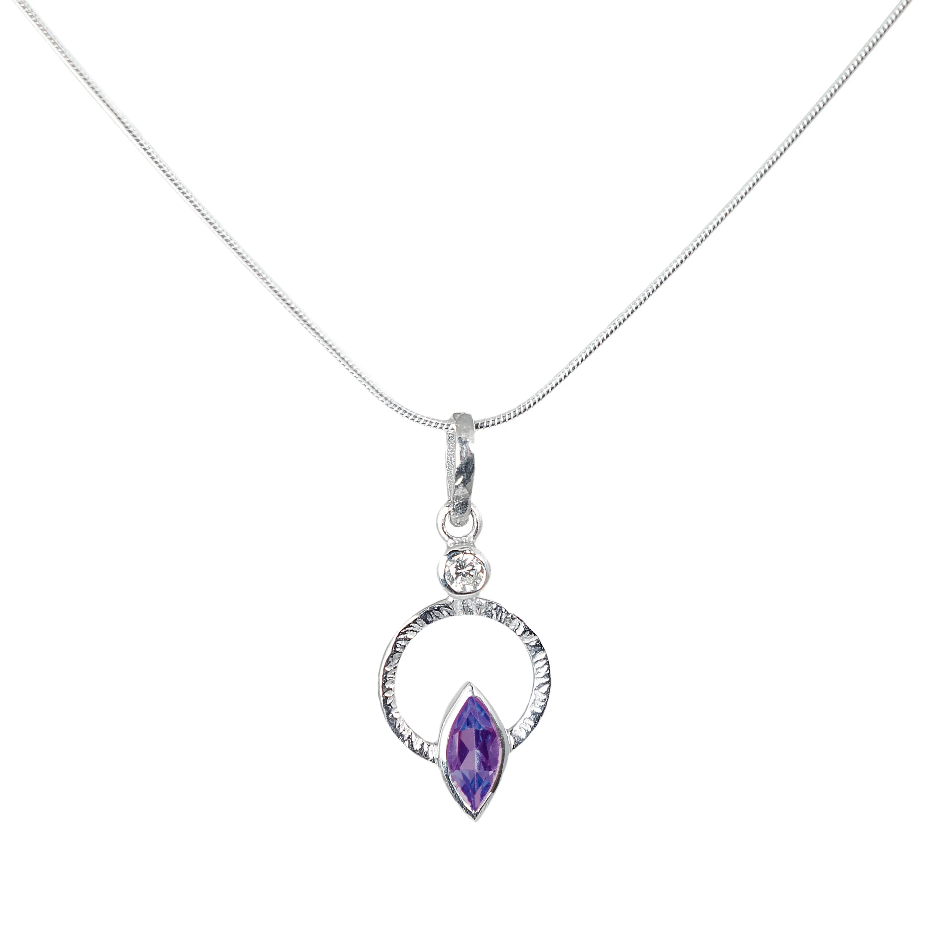Q Necklace Silver, White Rhodium - Image 10