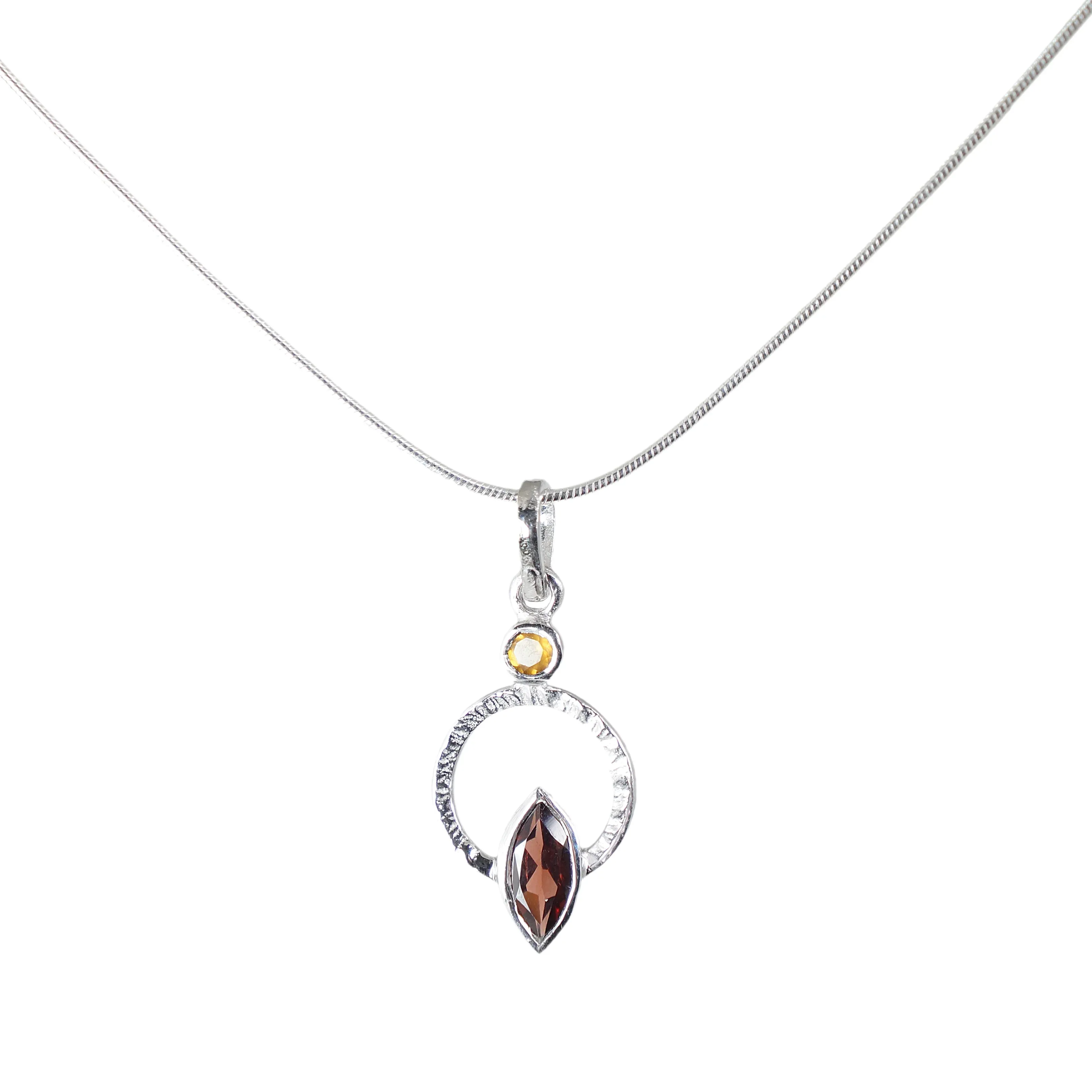Q Necklace Silver, White Rhodium - Image 6